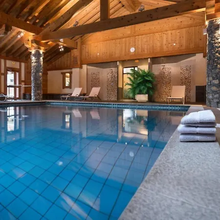 Bozelet, 4/6 Personnes Piscine, Hébergement de vacances *