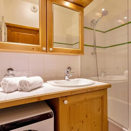 Bozelet, 4/6 Personnes Piscine, Hébergement de vacances *